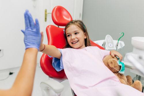 Family dental worcester ma | child with dentist